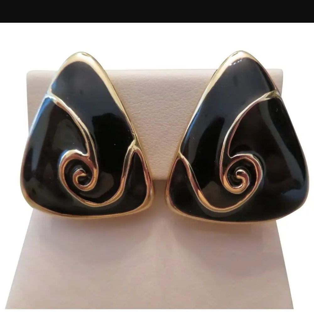 Givenchy Designer Signed Vintage Enamel Elegant Black Gold Plated Clipon Earring - Picture 10 of 13